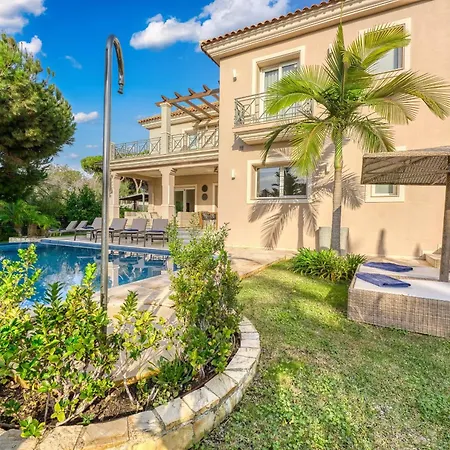 3055 Family Close To The * マルベーリャ