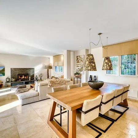 3055 Family Close To The Villa *