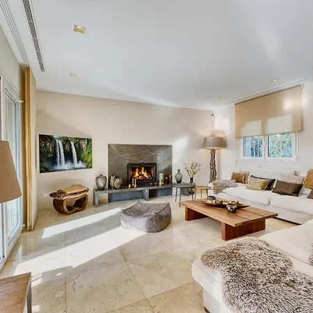 Villa 3055 Family Close To The *