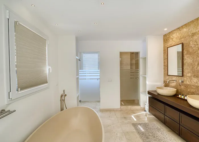 3055 Family Close To The Villa Marbella