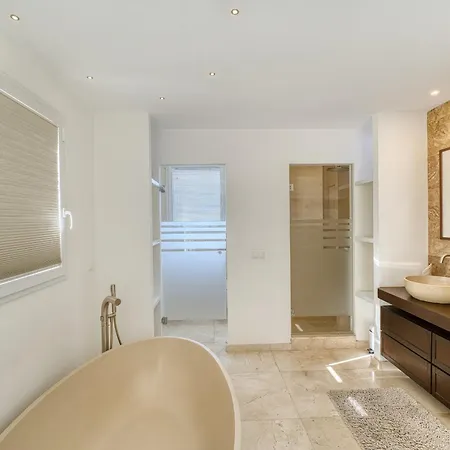 3055 Family Close To The Villa Marbella