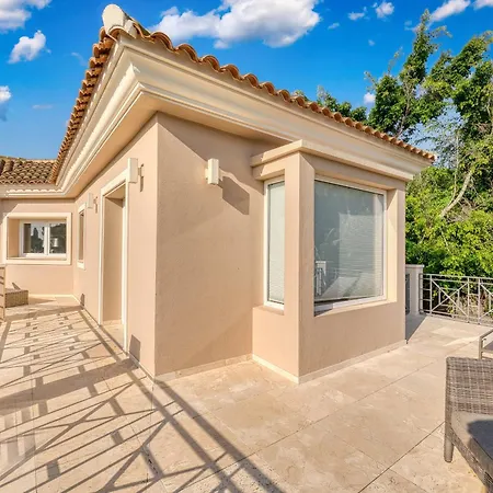 3055 Family Close To The Marbella