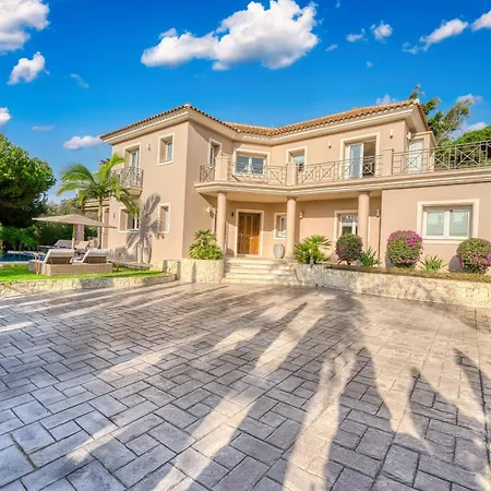 3055 Family Close To The Villa Marbella